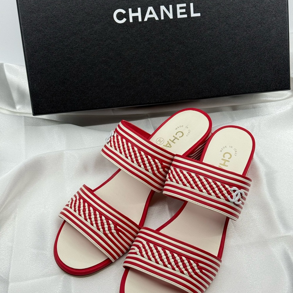 Chanel CC Braided Red and White Striped Sandals - Size 38 - Picture 12 of 12